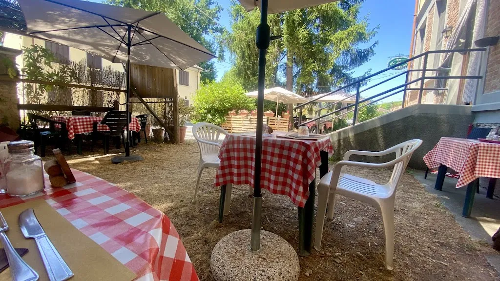 Trattoria Ca' del Fosso restaurant in Montalto Pavese