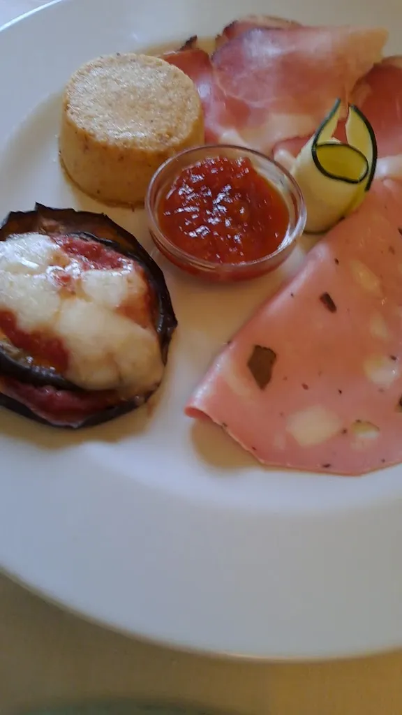 Ristorante La Verde Sosta_Montecalvo Versiggia_slider_image_2