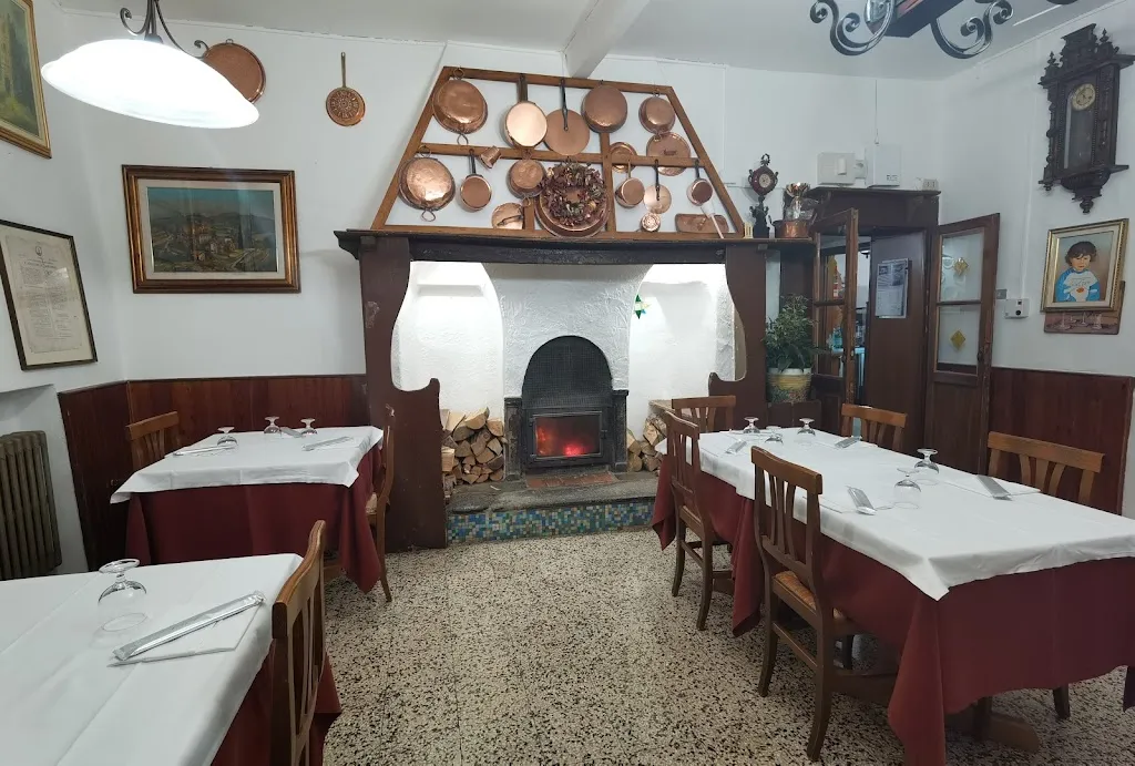 Trattoria Da Pasqualino restaurant in Montevecchia