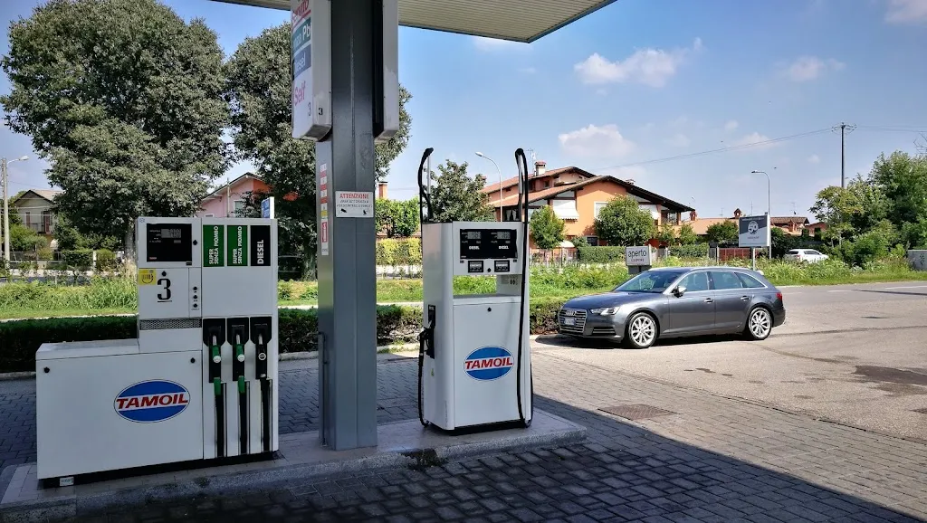 Carlo Manessi_Tamoil_Montirone_recensione