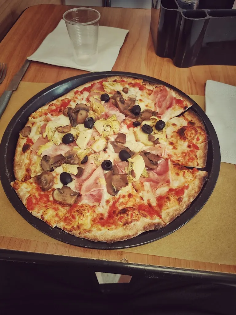 Przemek Potyra_Pizza Pazza Seea S.N.C._Montodine_review