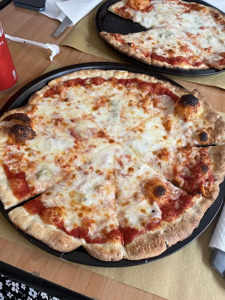 Sümeyye Nur ÖZARSLAN_Pizza Pazza Seea S.N.C._Montodine_review