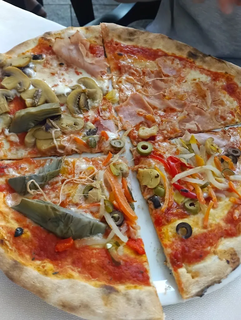 Yannick Legre_Pizzeria Vecchia Trattoria_Montorfano_review