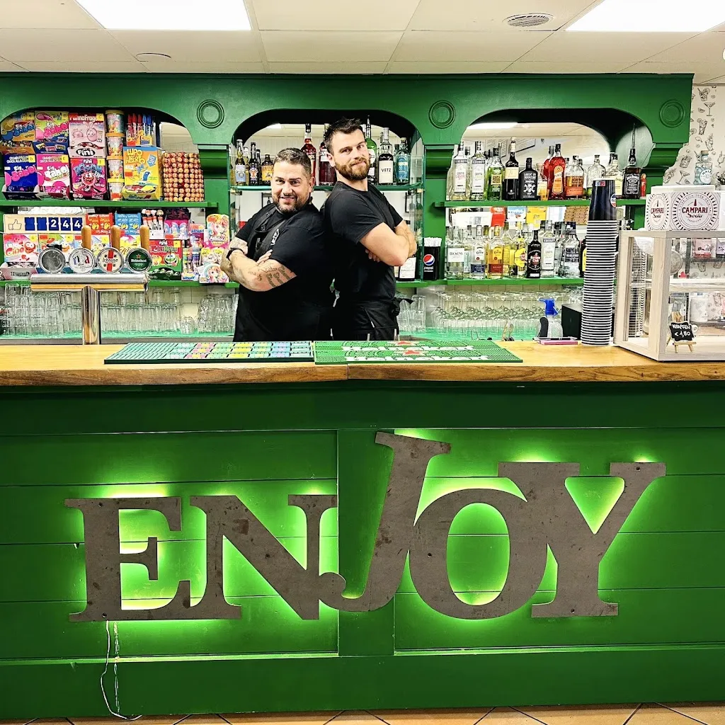 Enjoy bar pizzeria restaurant in Montorfano