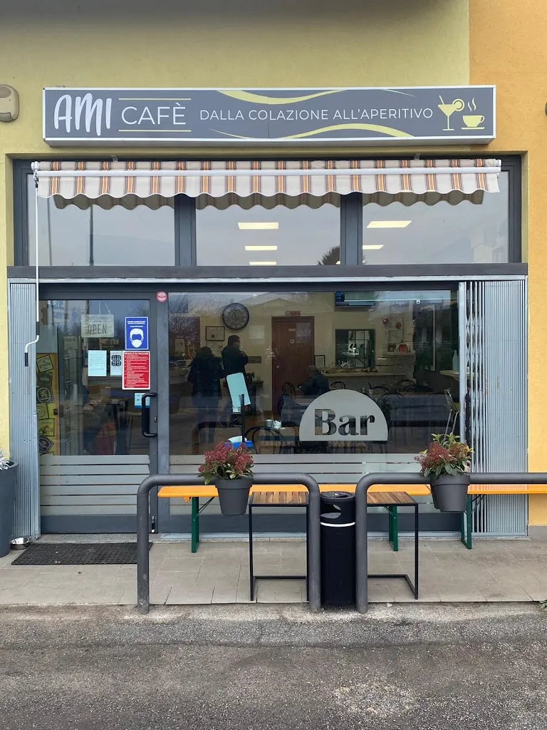 AMI Cafè restaurant in Monvalle
