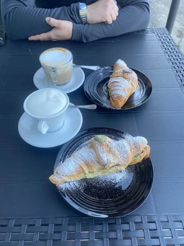 AMI Cafè_Monvalle_slider_image_3