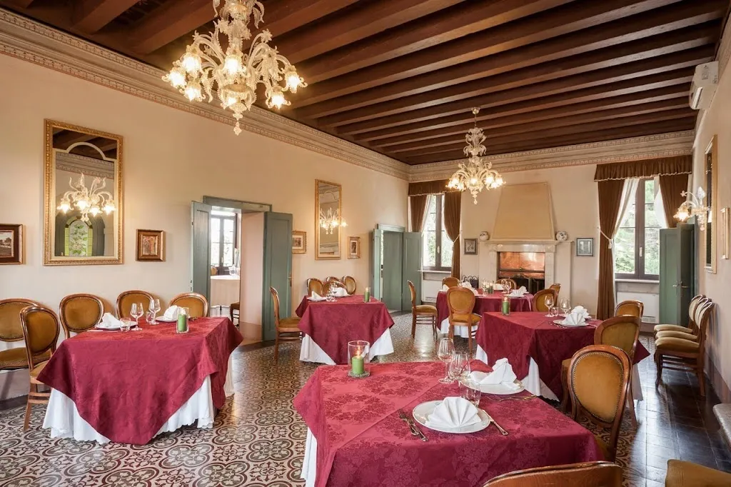 Villa Conti Cipolla restaurant in Monzambano