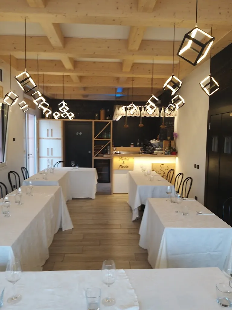 Ylenia e Flavio market e sala degustazione restaurant in Mornico al Serio