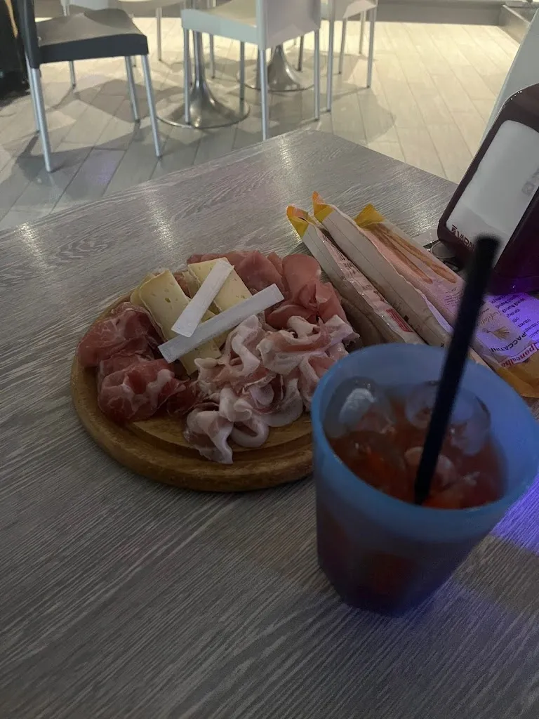 Simone Frigeni_Victoria Bar_Mornico al Serio_review