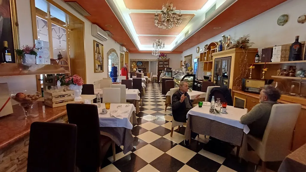 Ristorante Pizzeria O' Scugnizzo restaurant in Montichiari