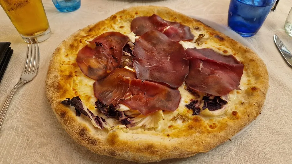 Ristorante Pizzeria O' Scugnizzo_Montichiari_slider_image_3