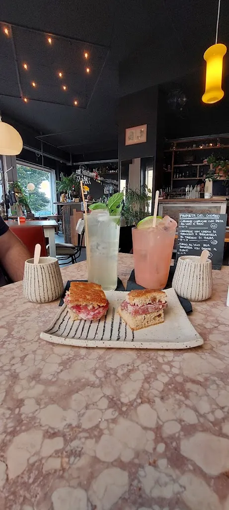 Francesco Teruzzi_La Bottega Delle Ombre_Montichiari_review