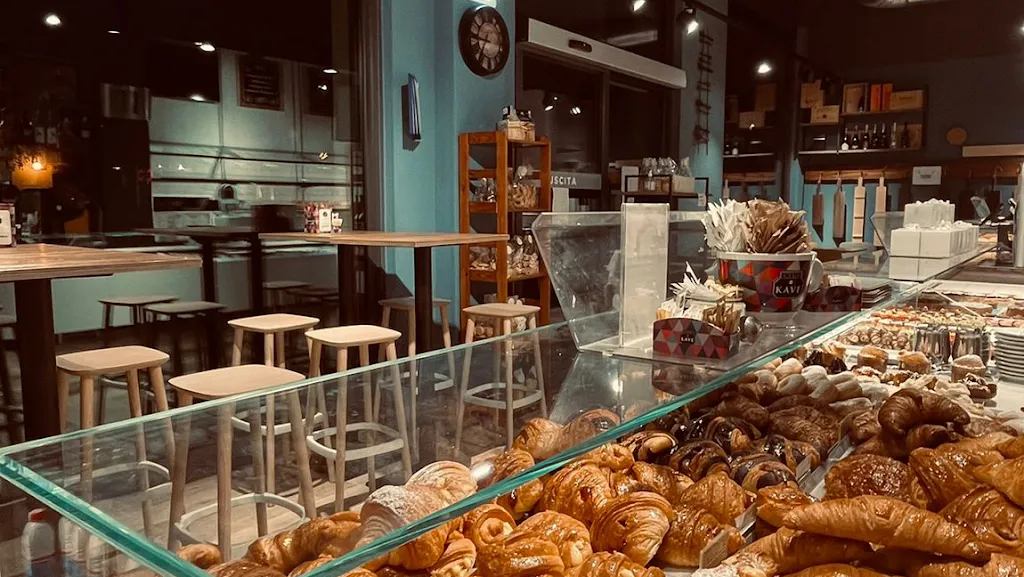 Forneria Bread And Flour Capuzzi Sandro & C. Sas restaurant in Montichiari