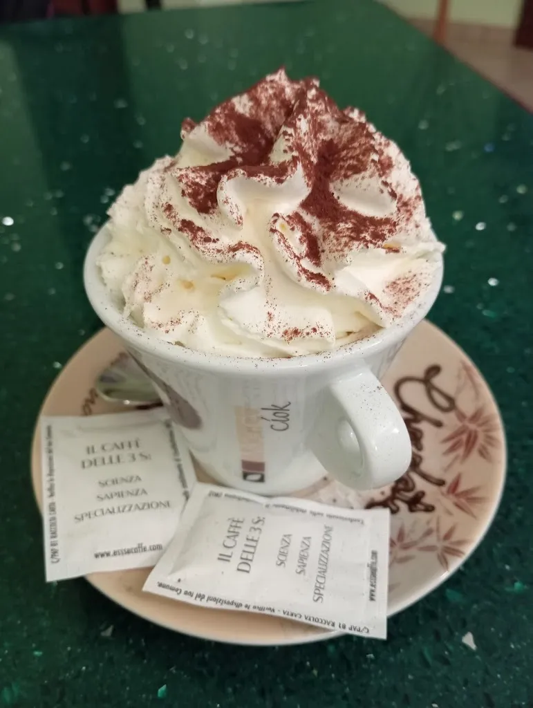 antonietta Premoli_Bar La Pace_Motta Baluffi_review