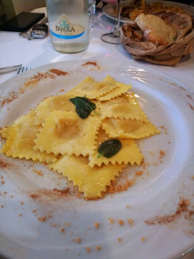 Igor Shpyakin_Osteria Tripoli 1911 del Bevr'in Vin_Mottella_review