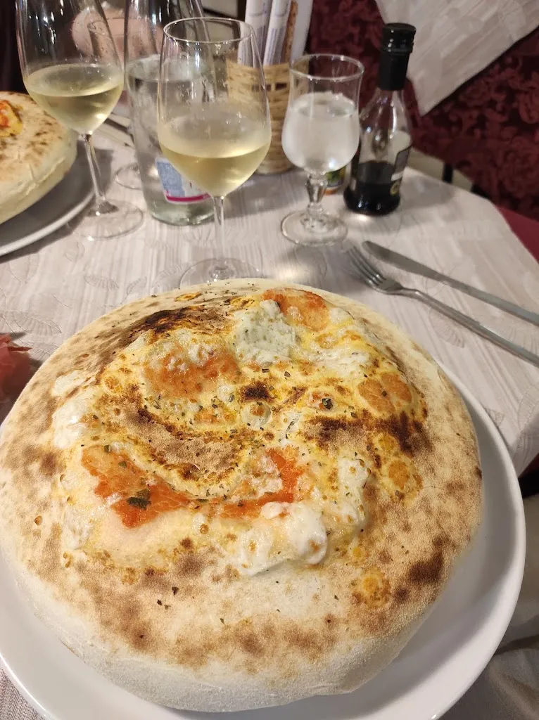 Loredana Urraci_Ristorante Pizzeria l'ancora_Motta Visconti_review