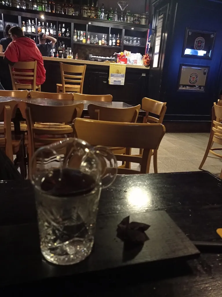 angela Iacurti_Four Roses Pub_Motta Visconti_review