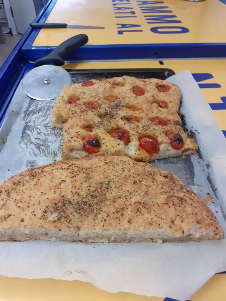 Menu_White Bar_Motta Visconti_image_1