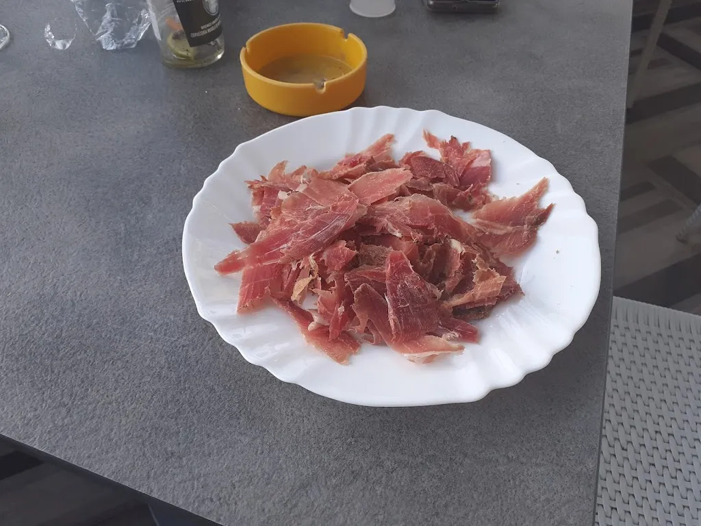 Menu_White Bar_Motta Visconti_image_3