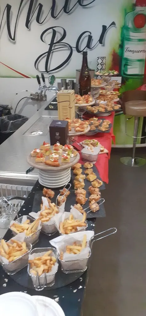 Menu_White Bar_Motta Visconti_image_7