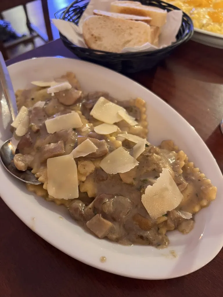 Mirko Moretti_LA TAVOLATA_Motta Visconti_review