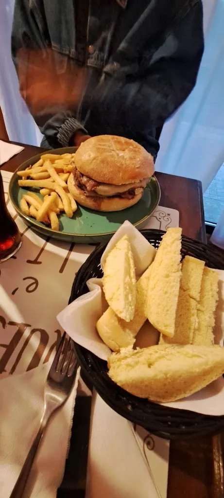 Luca Rebuschi_LA TAVOLATA_Motta Visconti_review