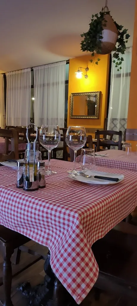 LA TAVOLATA_Motta Visconti_slider_image_1