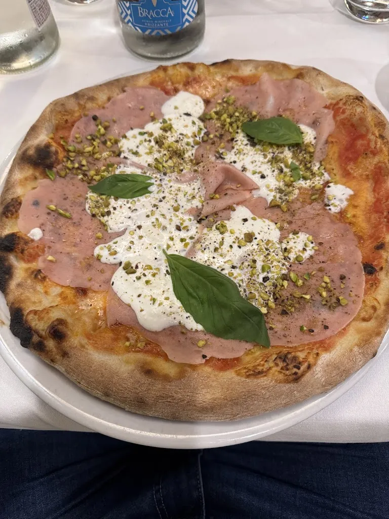 Roma Pizza & Restaurant_Mortara_slider_image_3