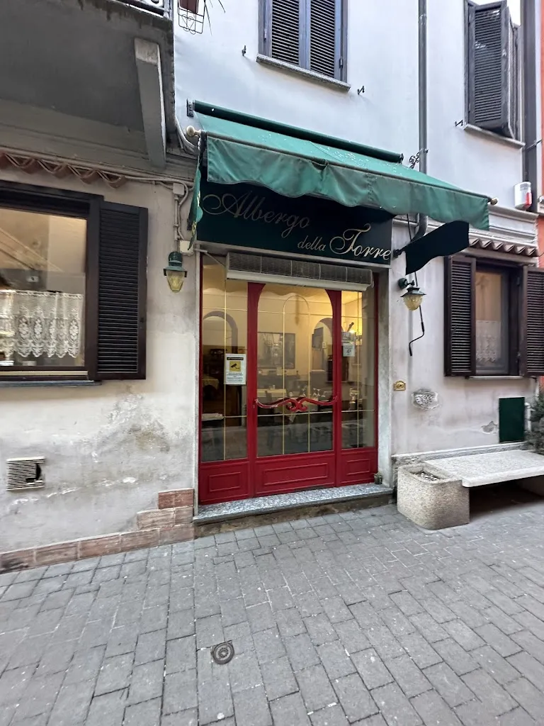 Massimiliano Benacquista_Albergo della Torre_Mortara_review