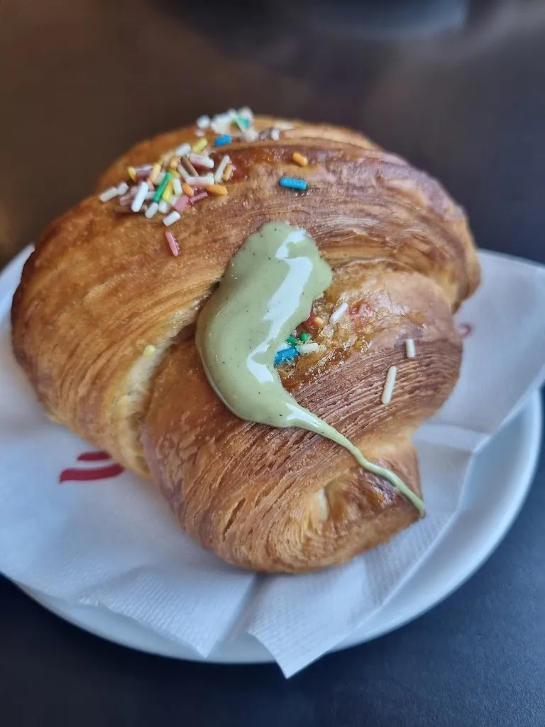 Giada Alrazem_Wine & Coffe_Mortara_review