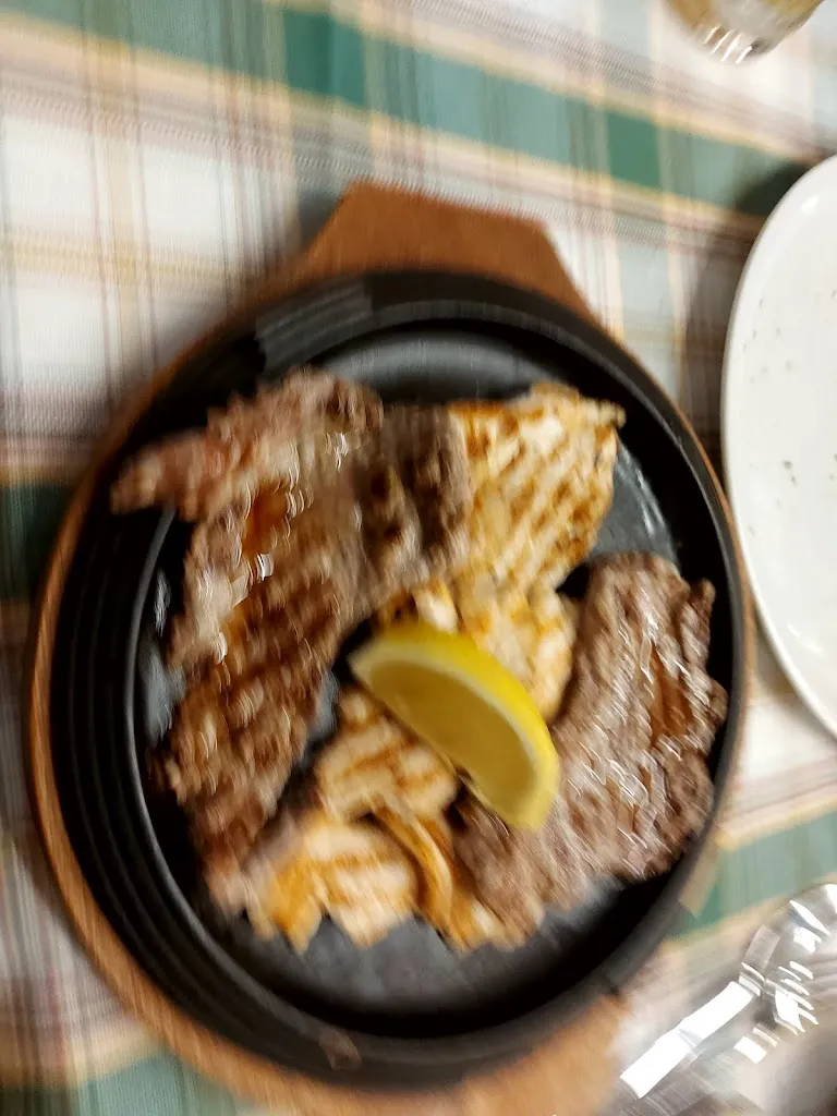 Ilya Makarov_Ristorante Pizzeria Sapore di Mare con Tavoli Giardino_Muzza di Cornegliano Laudense_review