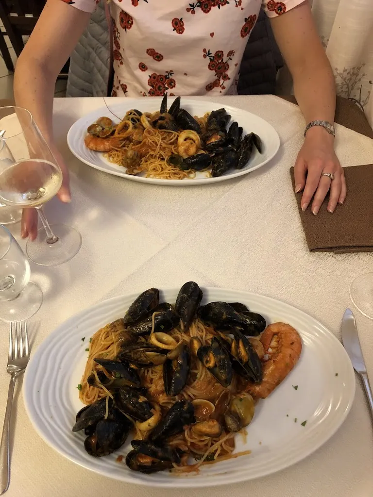 Kevin Kindt_Ristorante Pizzeria Sapore di Mare con Tavoli Giardino_Muzza di Cornegliano Laudense_review