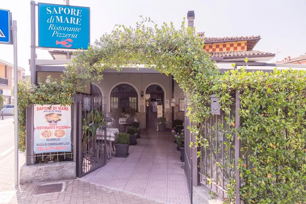 Ristorante Pizzeria Sapore di Mare con Tavoli Giardino_Muzza di Cornegliano Laudense_slider_image_1