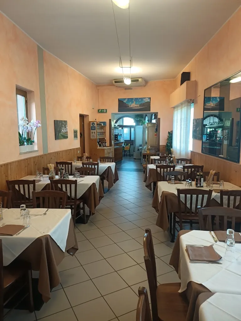 Ristorante Pizzeria Sapore di Mare con Tavoli Giardino_Muzza di Cornegliano Laudense_slider_image_3