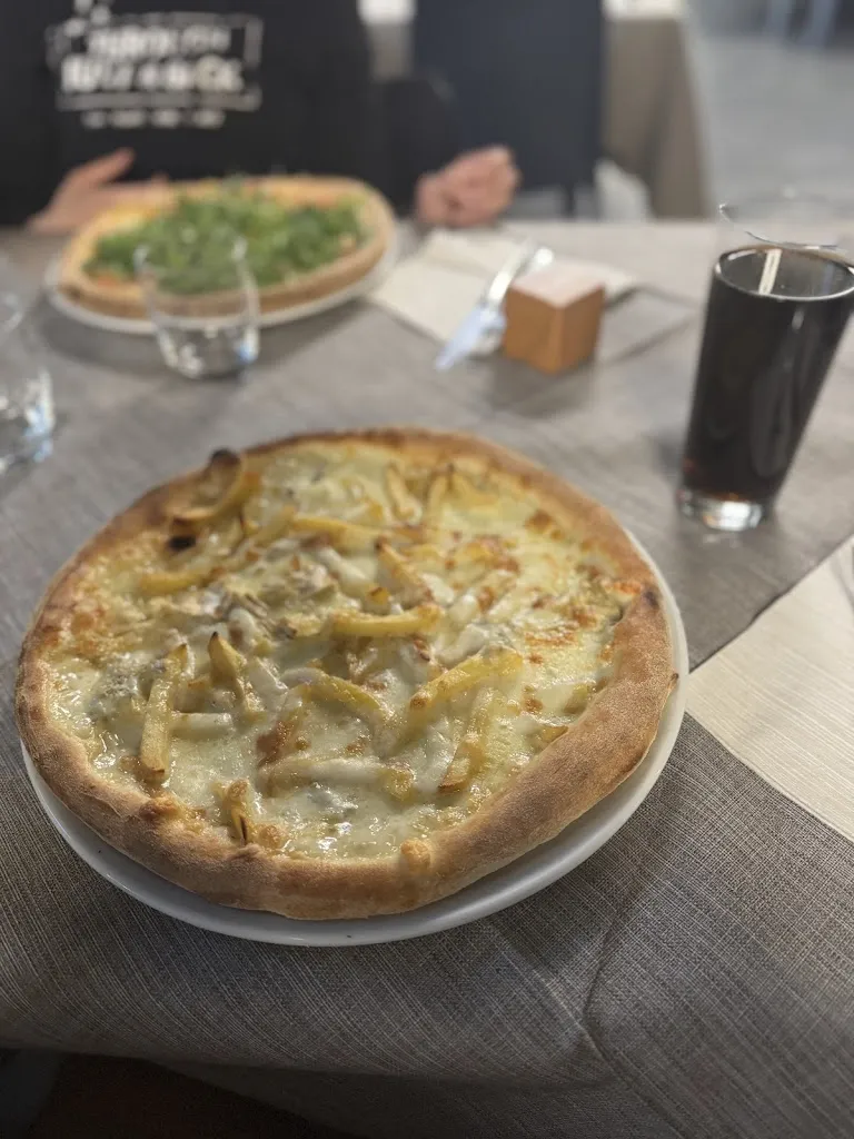 Martina Rebecca Vargiu_Pizzeria Stuzzicando srl_Mozzate_review