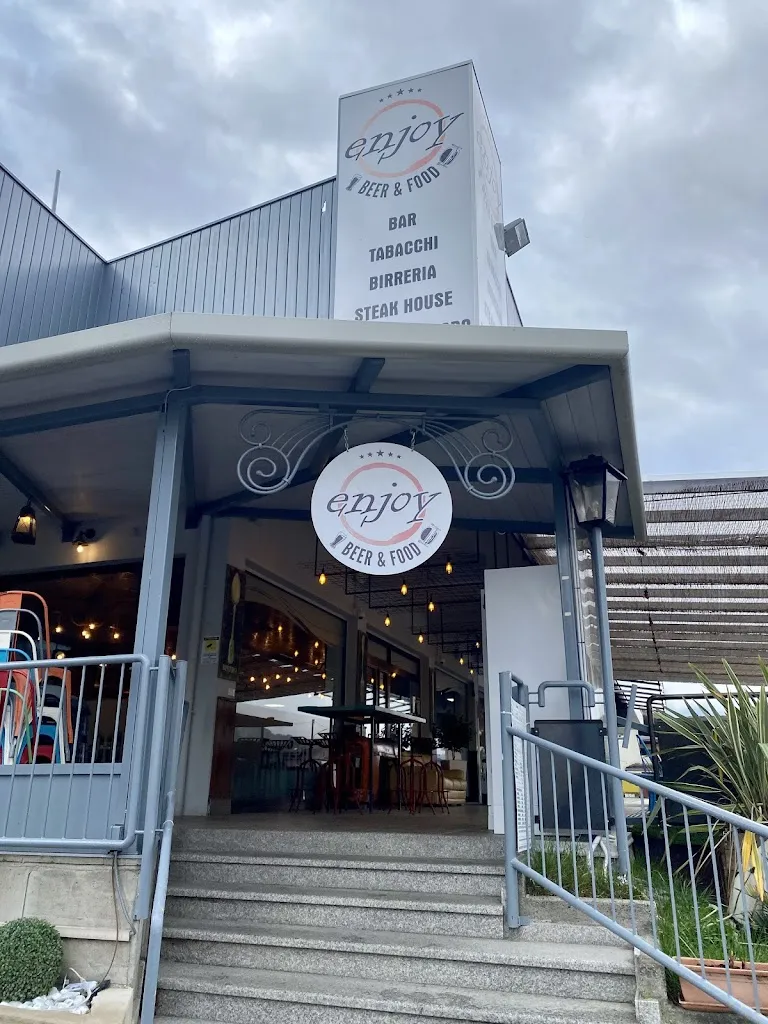 Enjoy – Bar, Pizzeria, Hamburgeria in Vallecamonica restaurant in Niardo