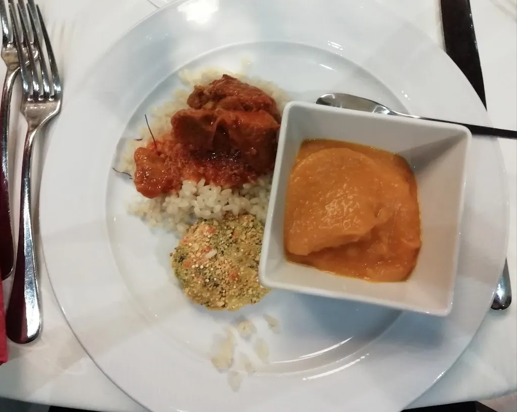 Teodora Fenesan_Spazio Eventi Castello di Monguzzo Dolcesalato_Nobile-Monguzzo_review