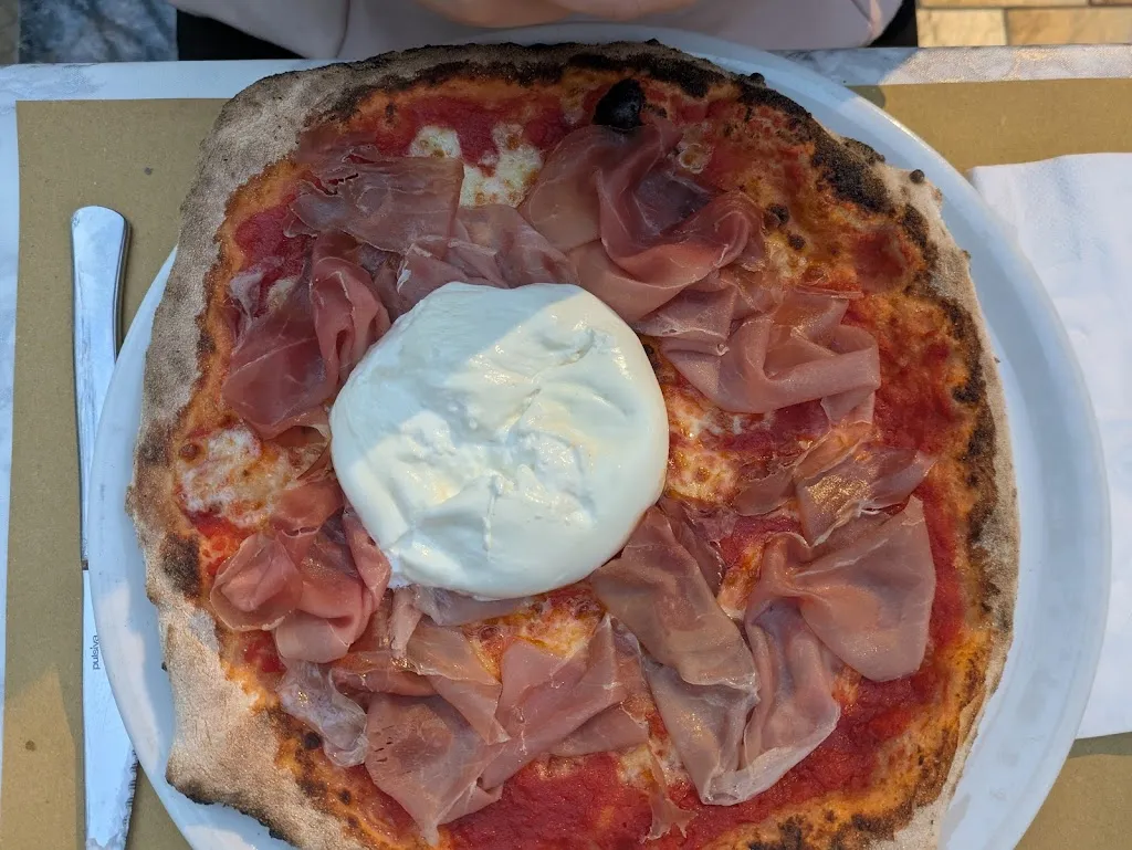 Ristorante Pizzeria La Romantica_Novate Mezzola_slider_image_2