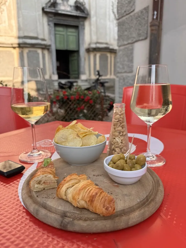 Bar La tana_Novate Mezzola_slider_image_2