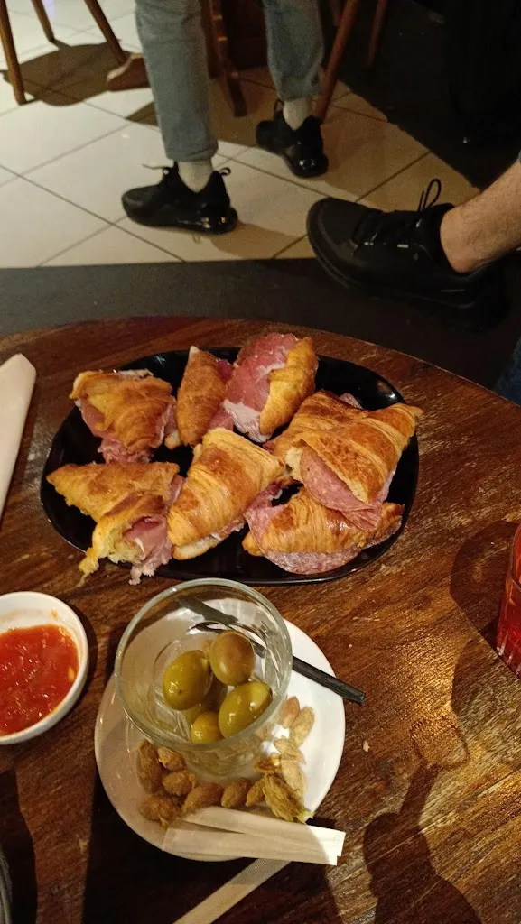 Jamie Mackintosh_Danton cafè_Novegro-Tregarezzo-San Felice_recensione