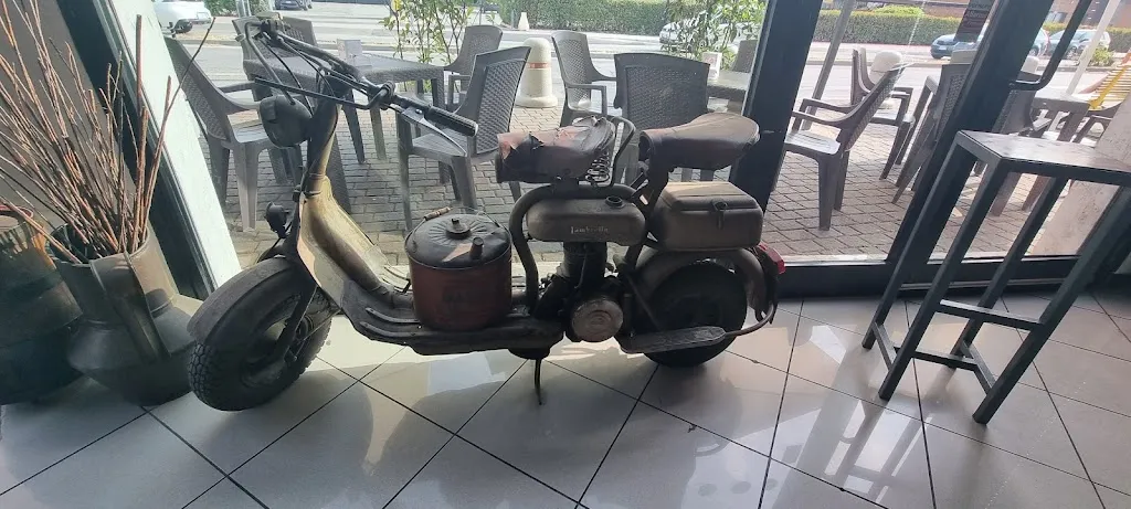 Ohad Saban_Danton cafè_Novegro-Tregarezzo-San Felice_recensione