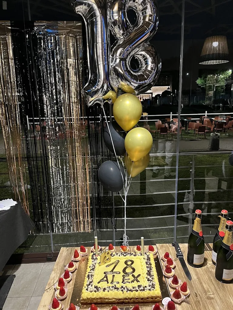 SABRINA LUNETTA_La Bislunga clubhouse e cucina_Novegro-Tregarezzo-San Felice_recensione