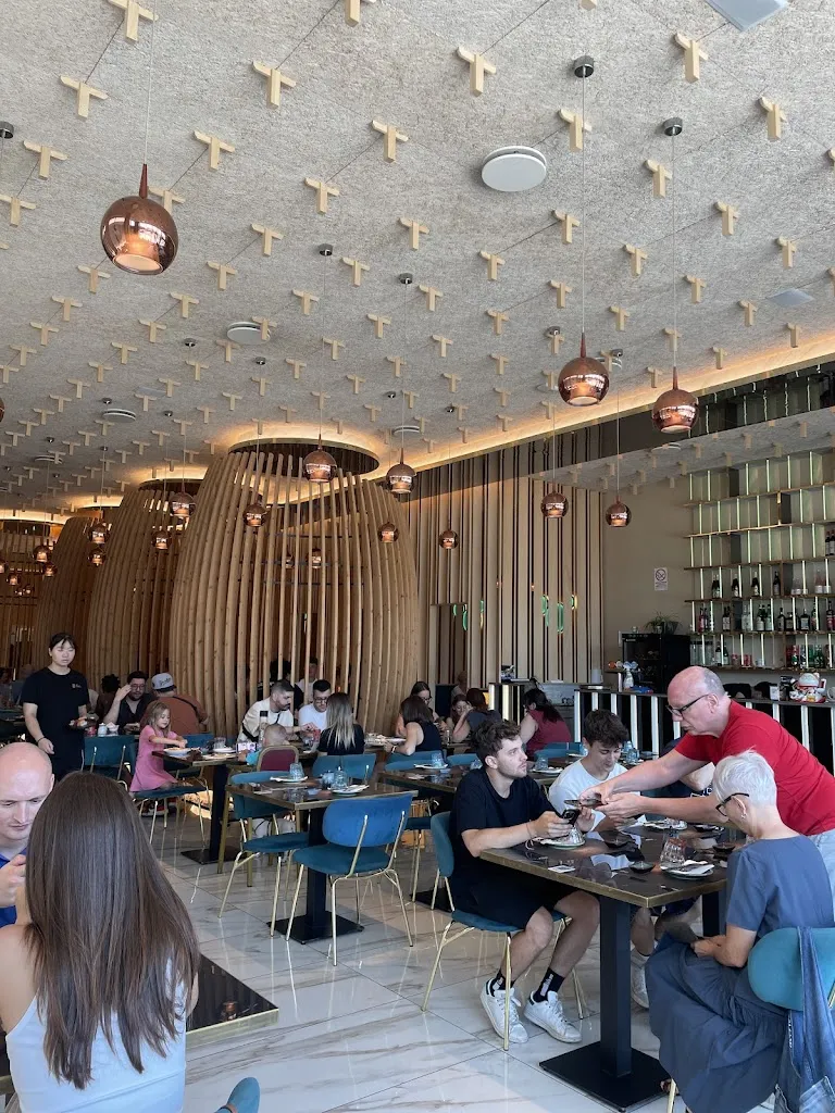 Rodrigo Ribeiro de Carvalho_Haru Asian Fusion Restaurant_Noverasco-Sporting Mirasole_review