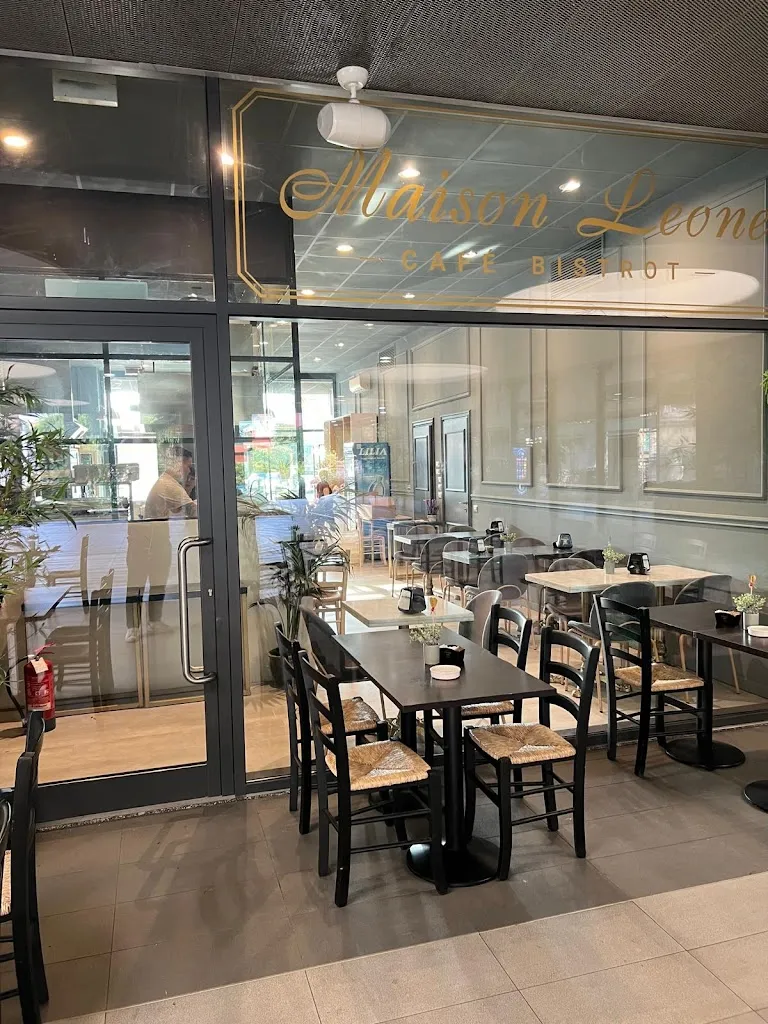 Maison Leone café bistrot restaurant in Noverasco-Sporting Mirasole