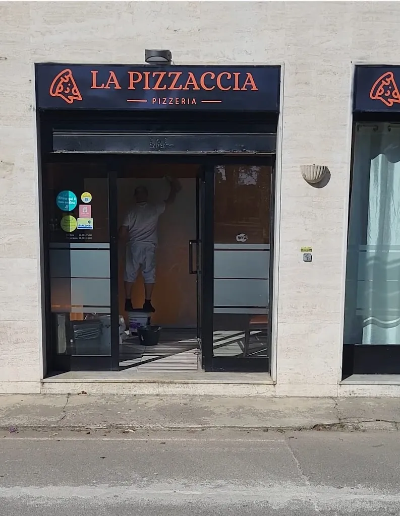 La Pizzaccia restaurant in Nova Milanese