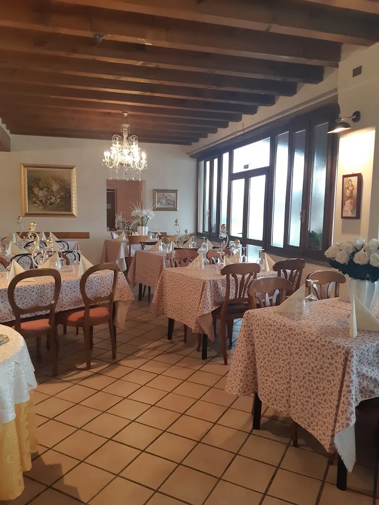 Trattoria al Portico restaurant in Nuvolento