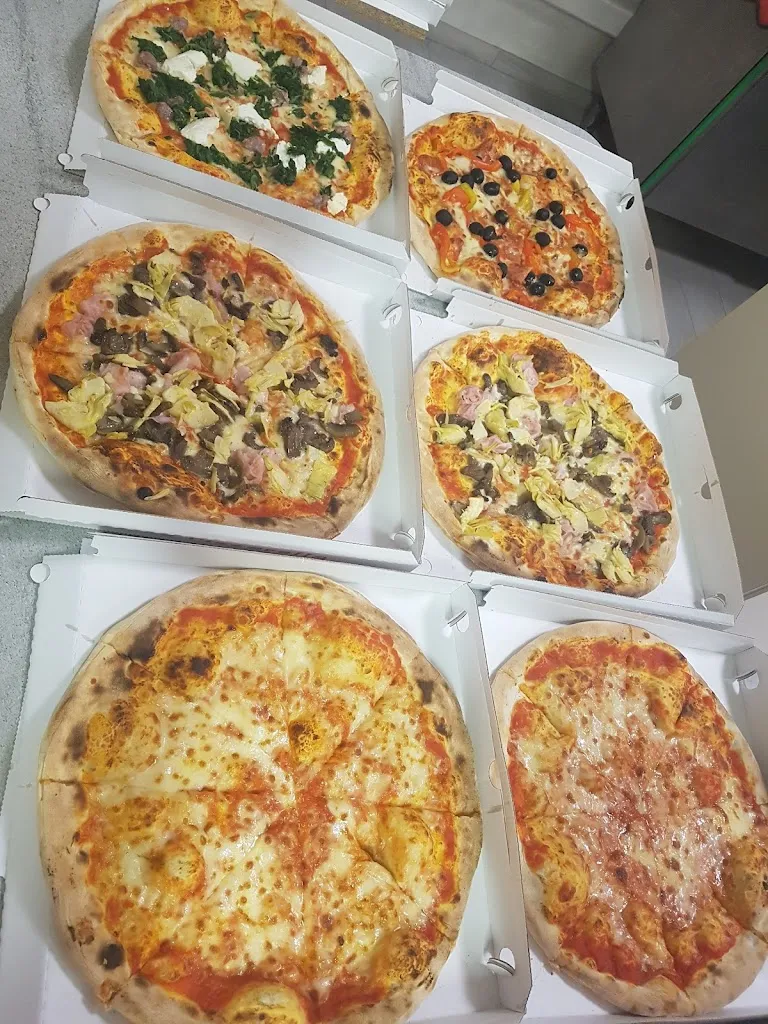 La Pizzarella 3_Nuvolento_slider_image_3