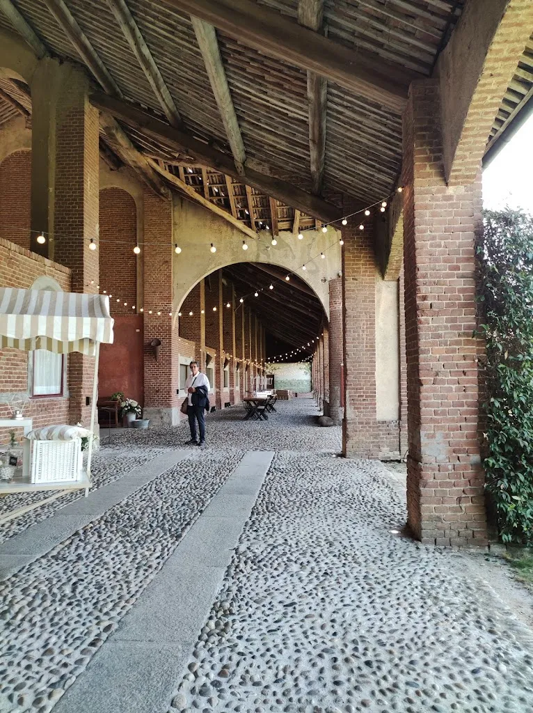 Dinesh Raj KHAREL_Agriturismo Alla Corte di Leone - Tenuta San Giovanni_Olevano di Lomellina_review