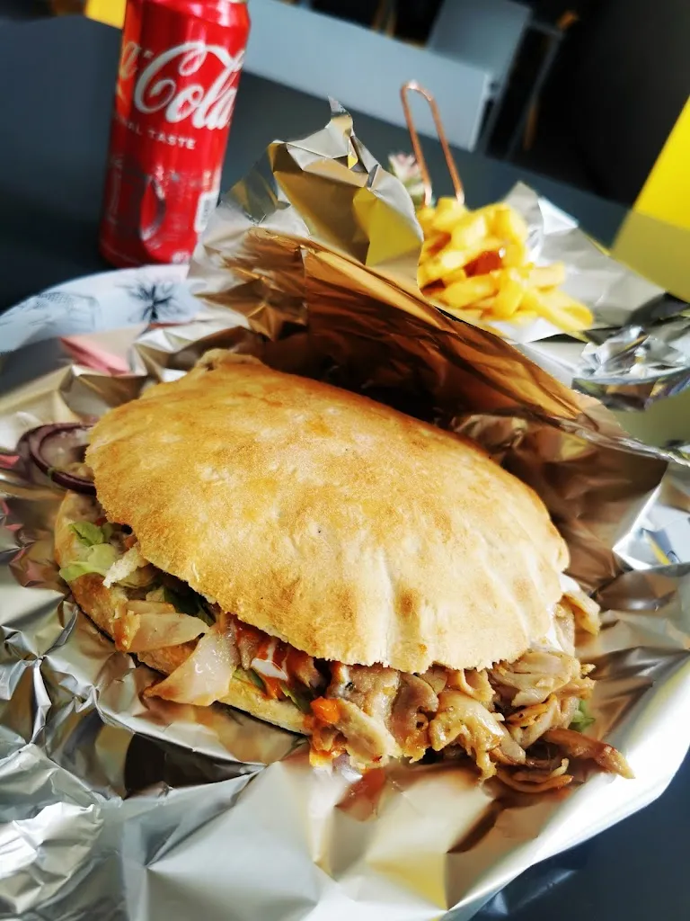 Alex Shan_Pizzeria Il Capriccio del Faraone | Pizza & Kebab Forno a Legna_Olgiate Molgora_review