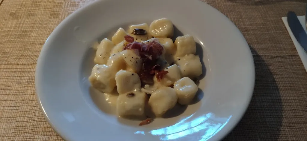 Lauretta Pianta_La Mangiatoia osteria locanda_Olmeneta_review